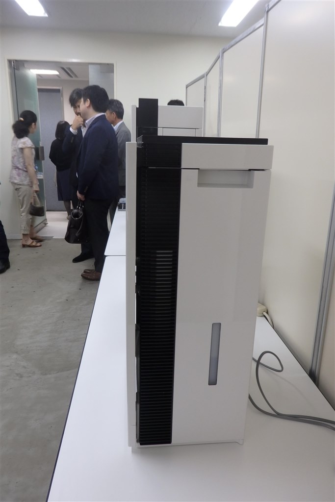 次亜塩素酸で強力除菌・脱臭する空間清浄機に待望の小型モデル