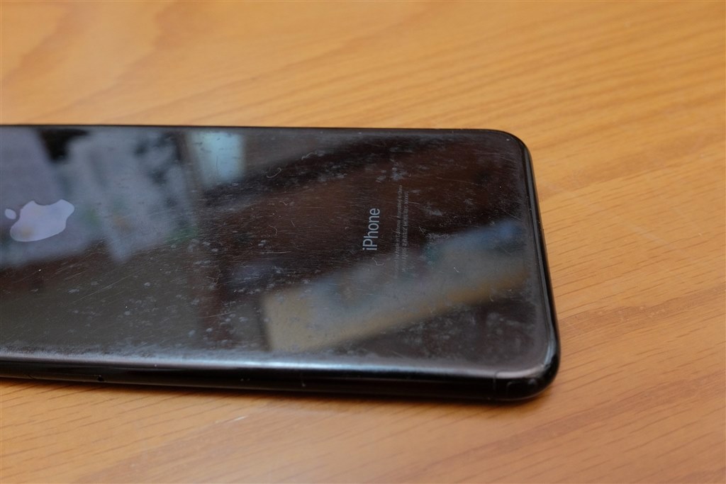 ジェットブラックは半端なく傷つきやすい』 Apple iPhone 7 128GB au
