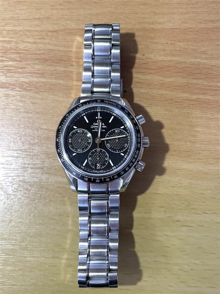 オメガ スピードマスター レーシング 326.30.40.50.01.001 価格比較