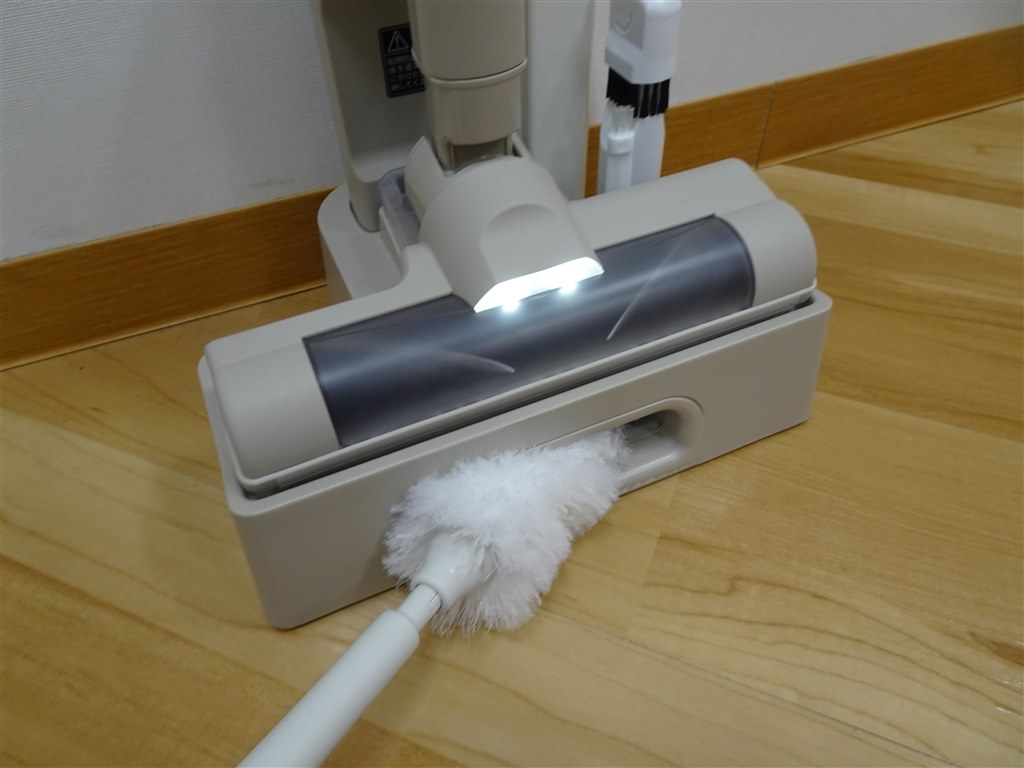 軽さにこだわったアイリスのモップ付きスティック掃除機』 アイリス