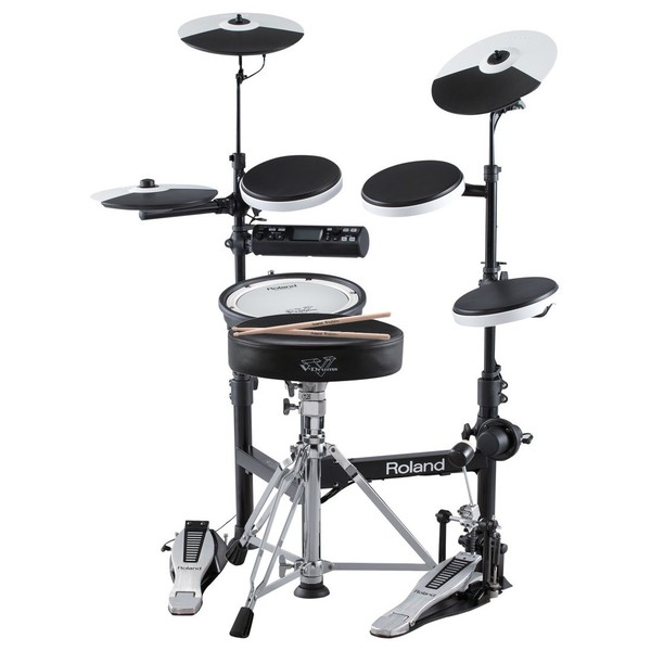 DISC Roland TD-4KP V-Drums Mesh Snare Bundle at Gear4music