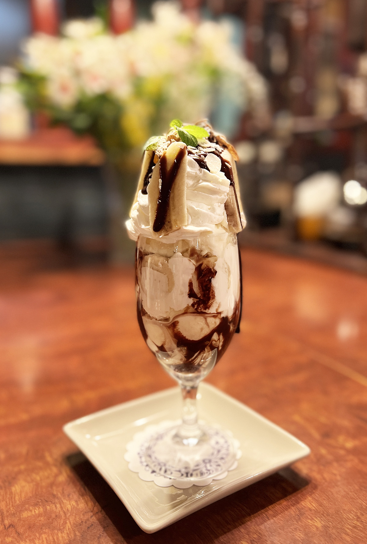 チョコレートパフェ探訪】第1回：西荻窪「コーヒーハウスそれいゆ