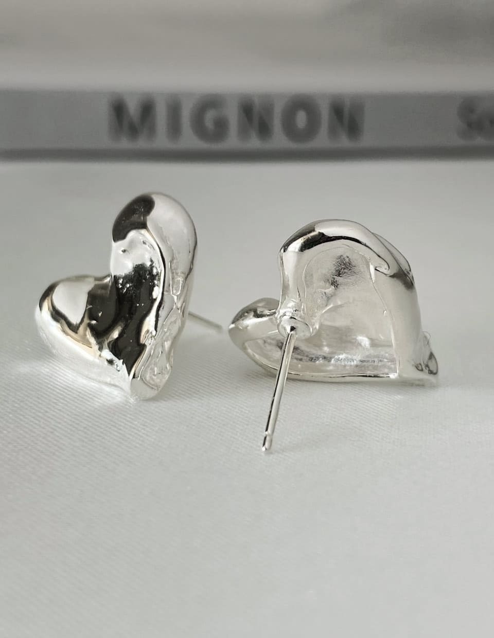 メロウハートピアス シルバー925 – 金属アレルギー対応のアクセサリー