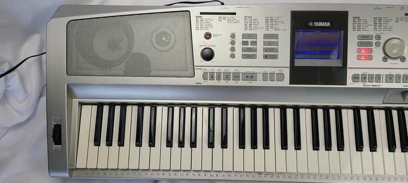 Yamaha DGX-305 Protable Grand Electric Piano Synthesizer Keyboard