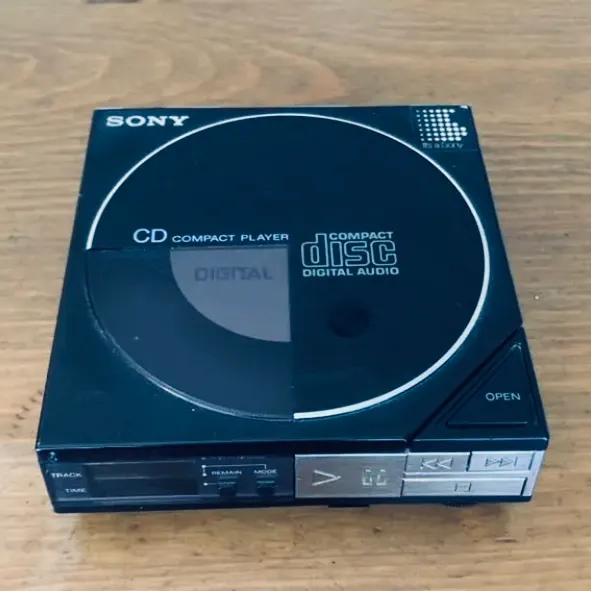 D-50 世界初のポータブルCDプレーヤー - 良盤ディスク