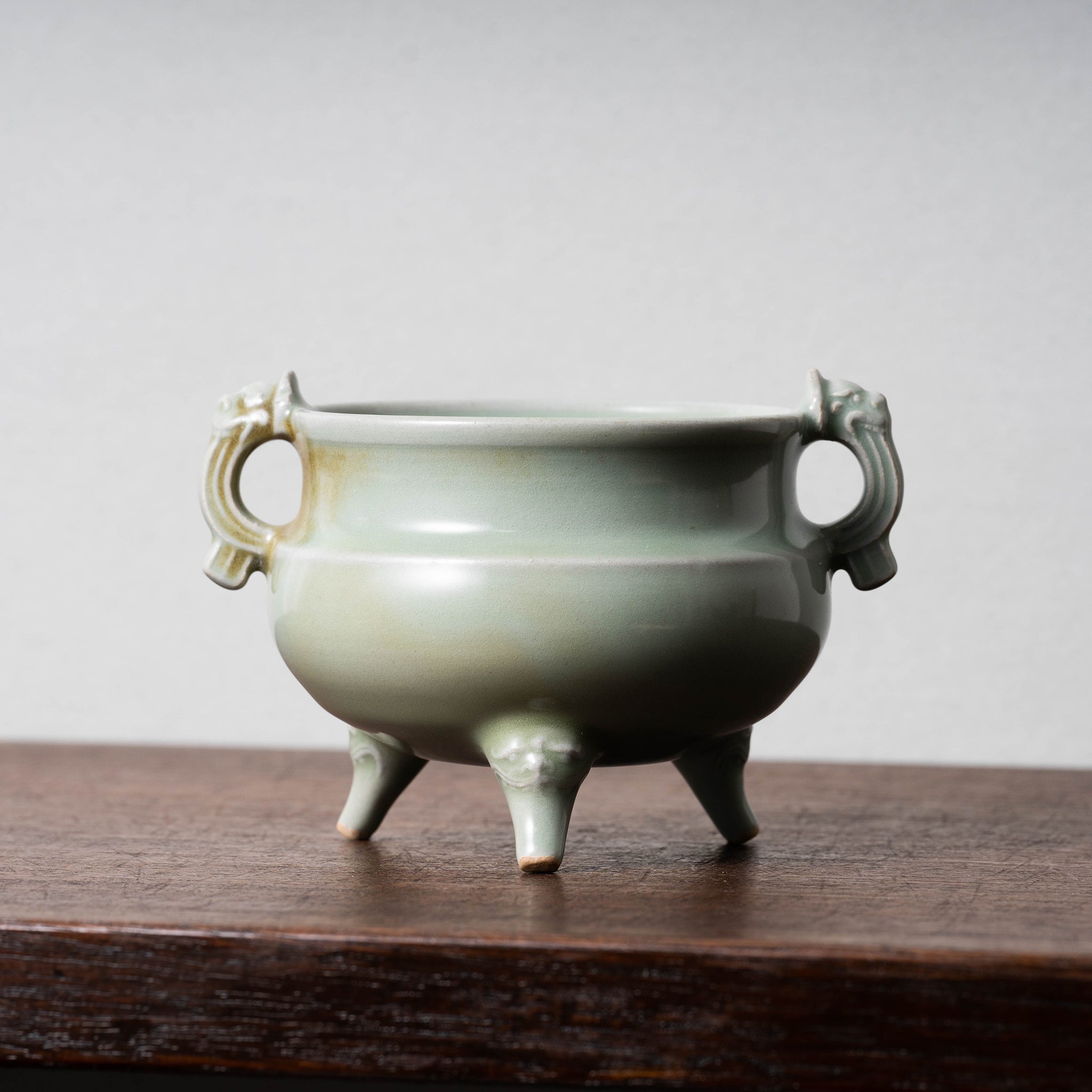 中国 青磁 龍耳香炉 送料込み250729 中国 青磁 龍耳香炉 送料込み
