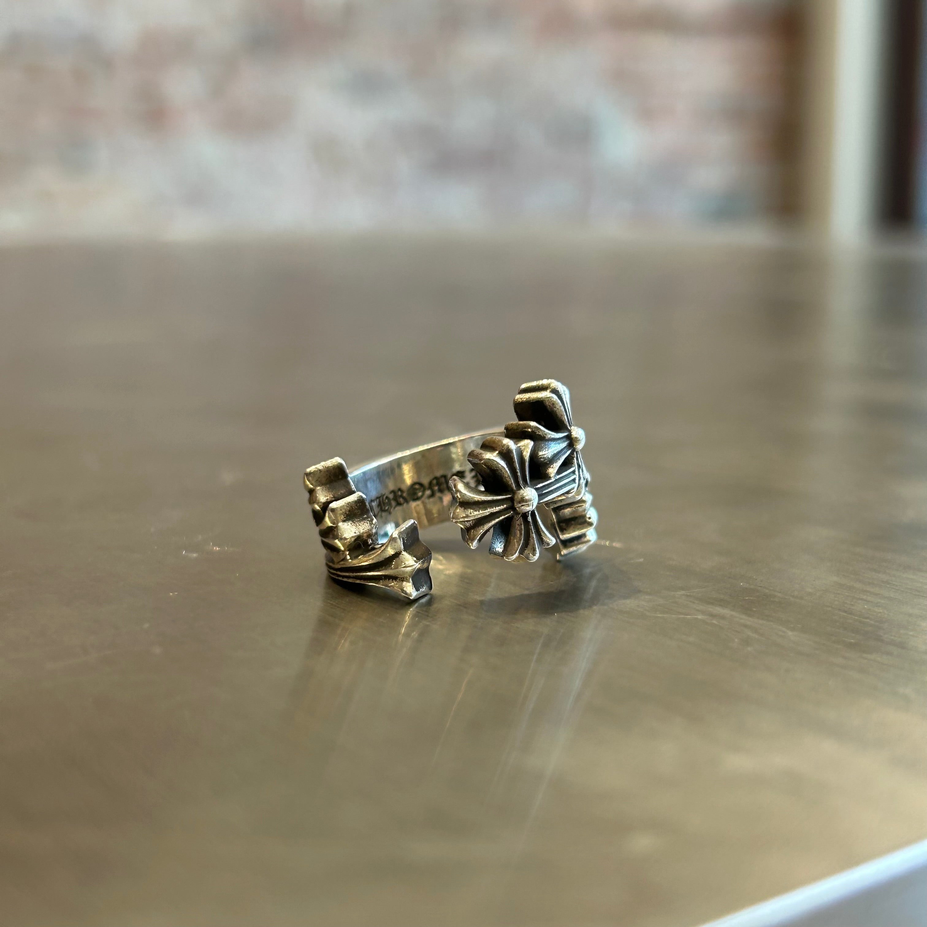 CHROME HEARTS TRIPLE PLUS CURVE RING – Sadō Room