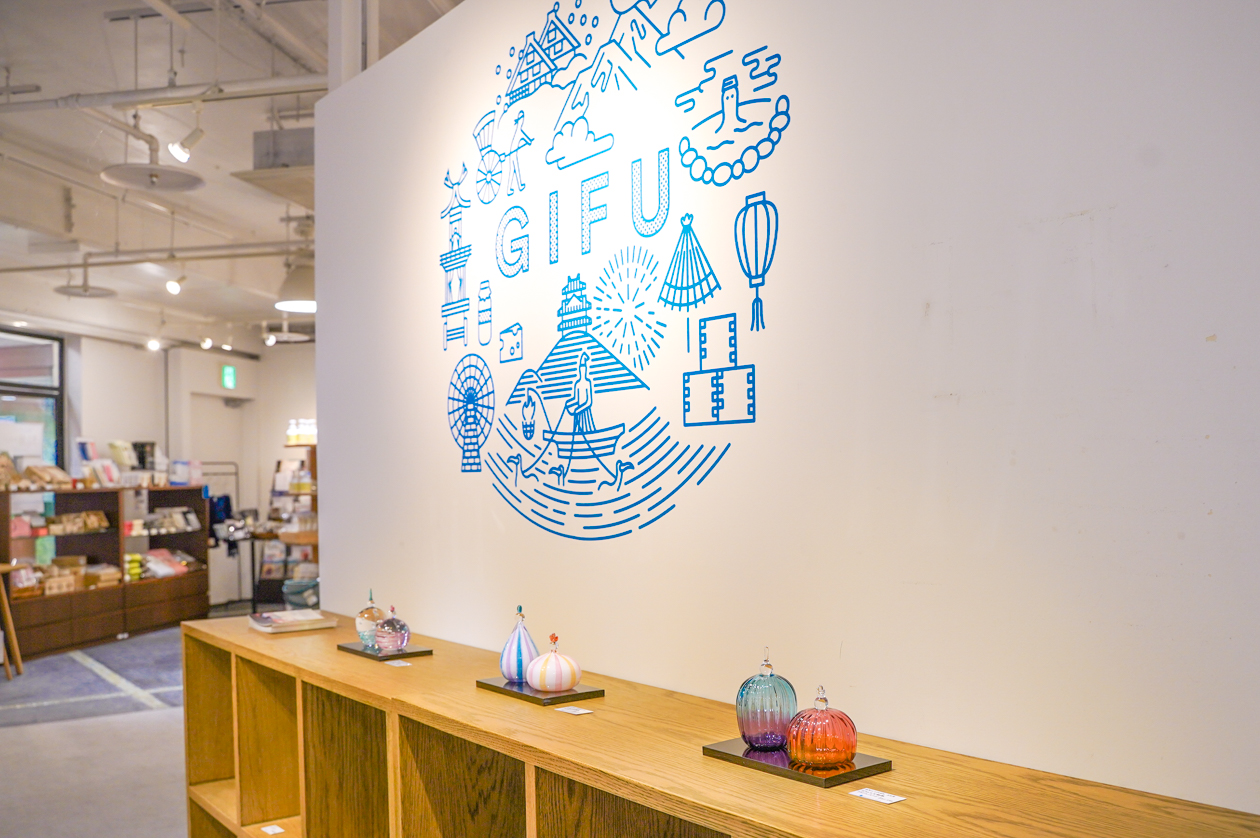 THE GIFTS SHOP】ガラスのお雛様／glass studio 三日月（御嵩町