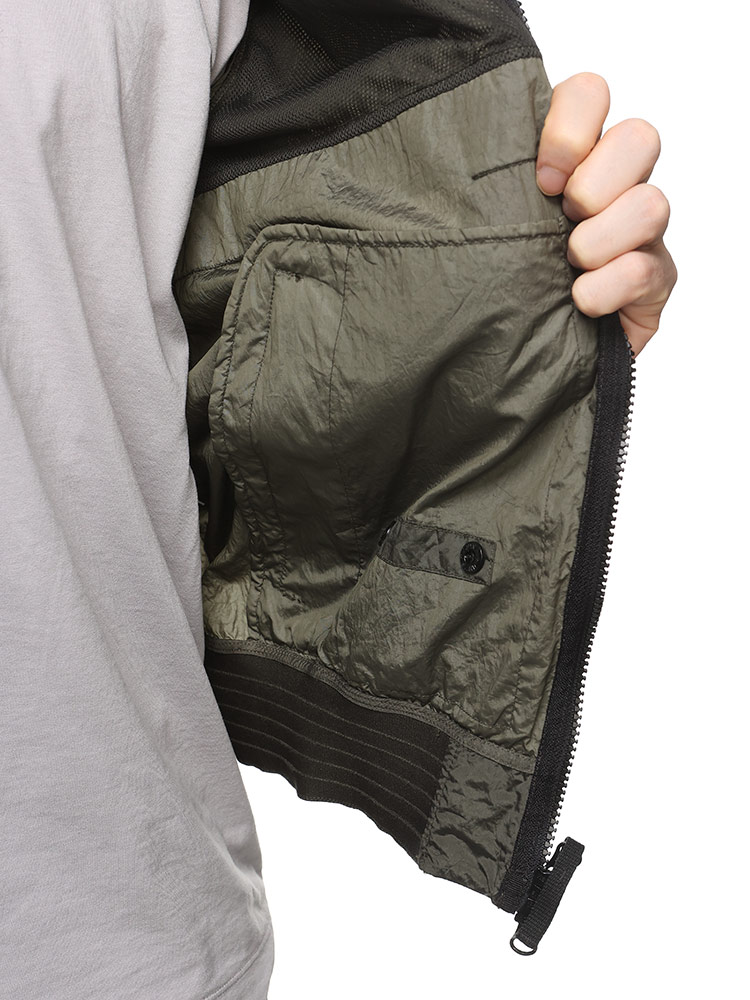STONE ISLAND (ストーンアイランド) スタンドカラー ロゴパッチ
