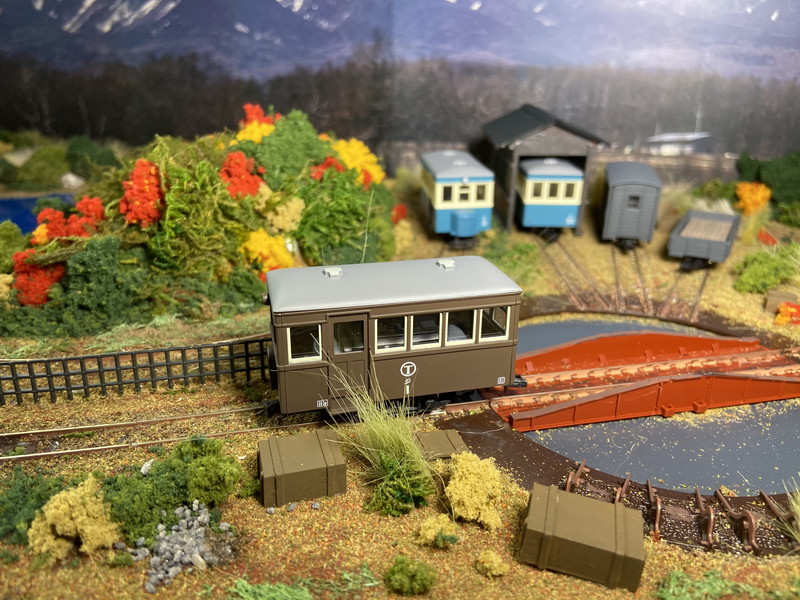 HOe（ナローゲージ）の 鉄道ジオラマ ホーム待合所、橋付き HOe（ナ