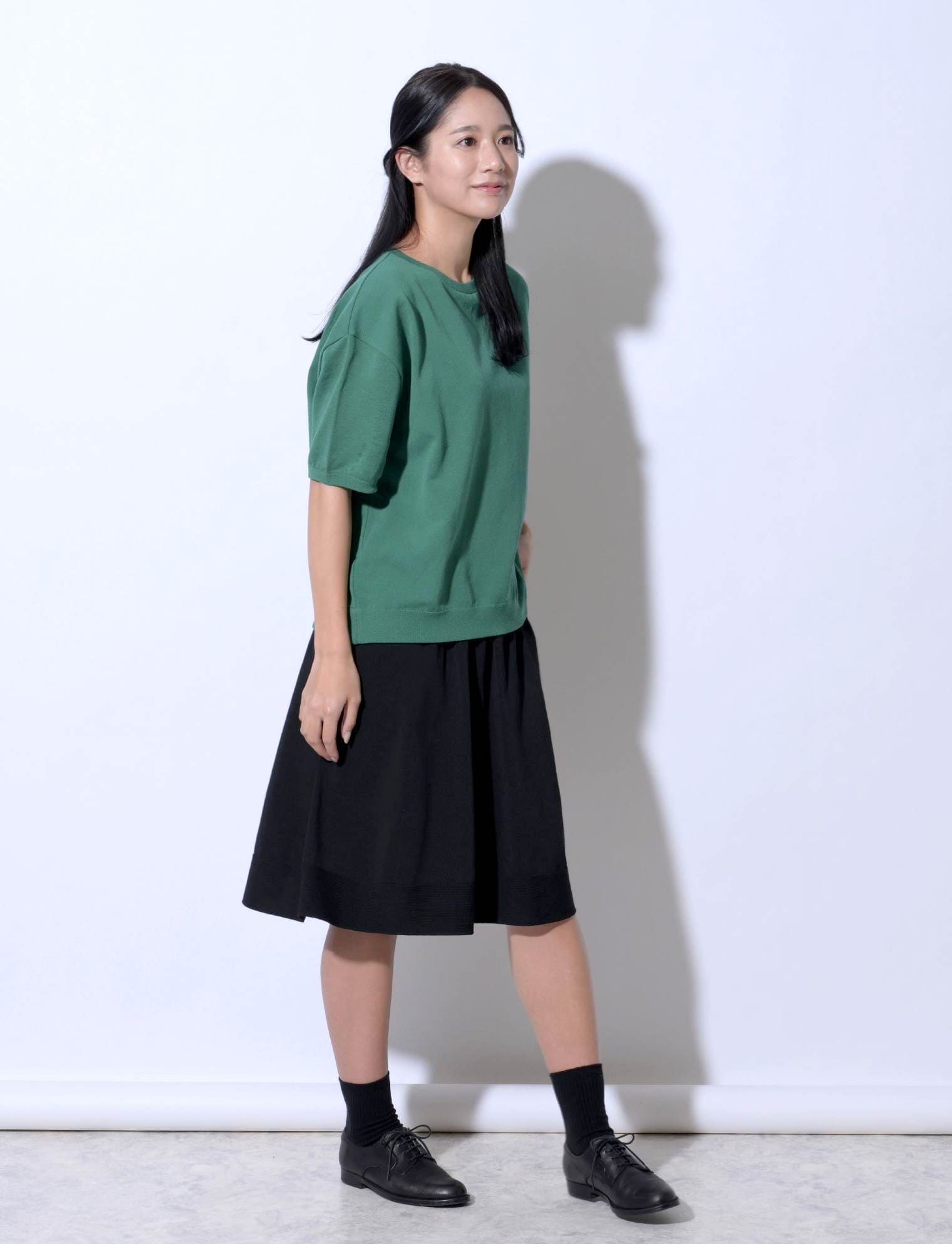 のびるニットミドルスカート ポケット付き | 公式 SAIFUKU サイフク