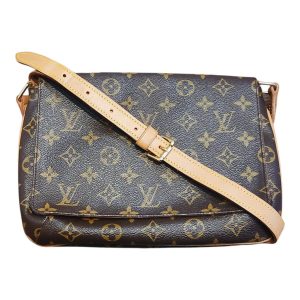 LOUIS VUITTON ルイヴィトン モノグラム トゥルース・トワレット 28