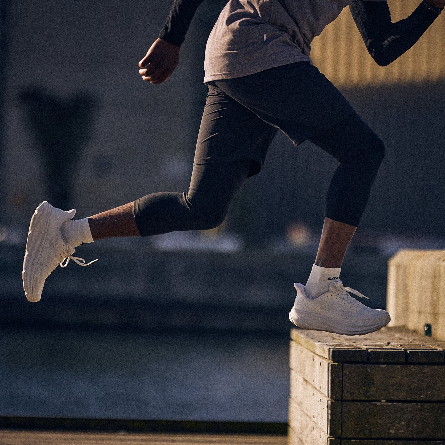 □ 公式 □ SAYSKY/セイスカイ モーションタイツ NMRLT52c901 Motion+