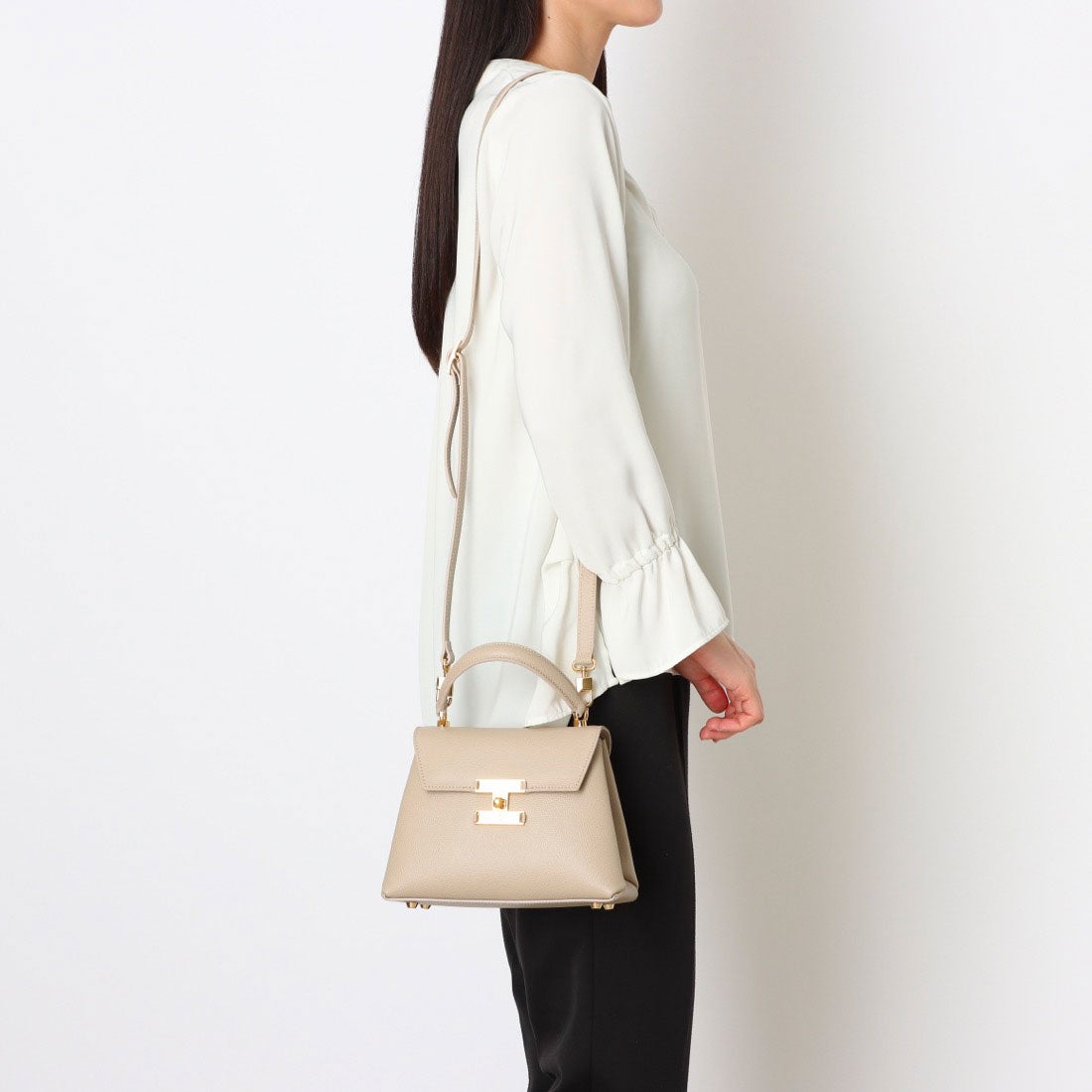 カルボッティ CARBOTTI ハンドバッグ （Taupe） - ファッション通販