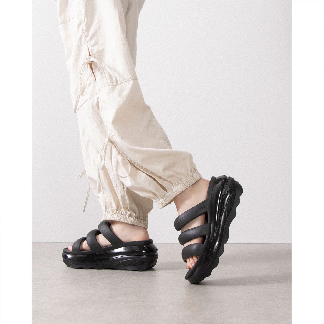 クロックス crocs Mega Crush Triple Strap メガ クラッシュ トリプル