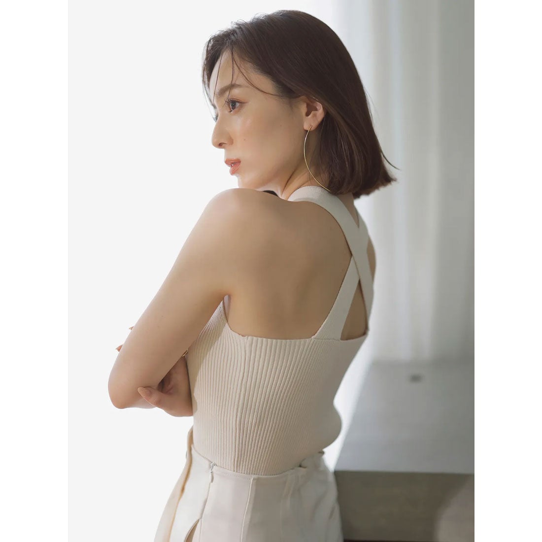 アニュアンス anuans ツイストホルターネックニットトップス （BEIGE