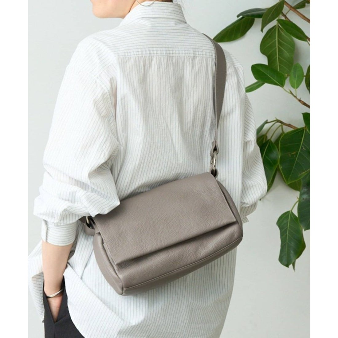 ビアズリー BEARDSLEY ボディバッグ （taupe） - ファッション通販