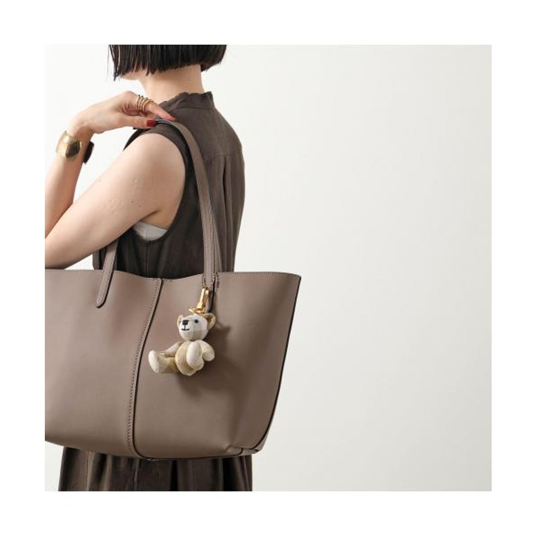 バーバリー BURBERRY BURBERRY バッグチャーム LS THOMAS CHARM RY7