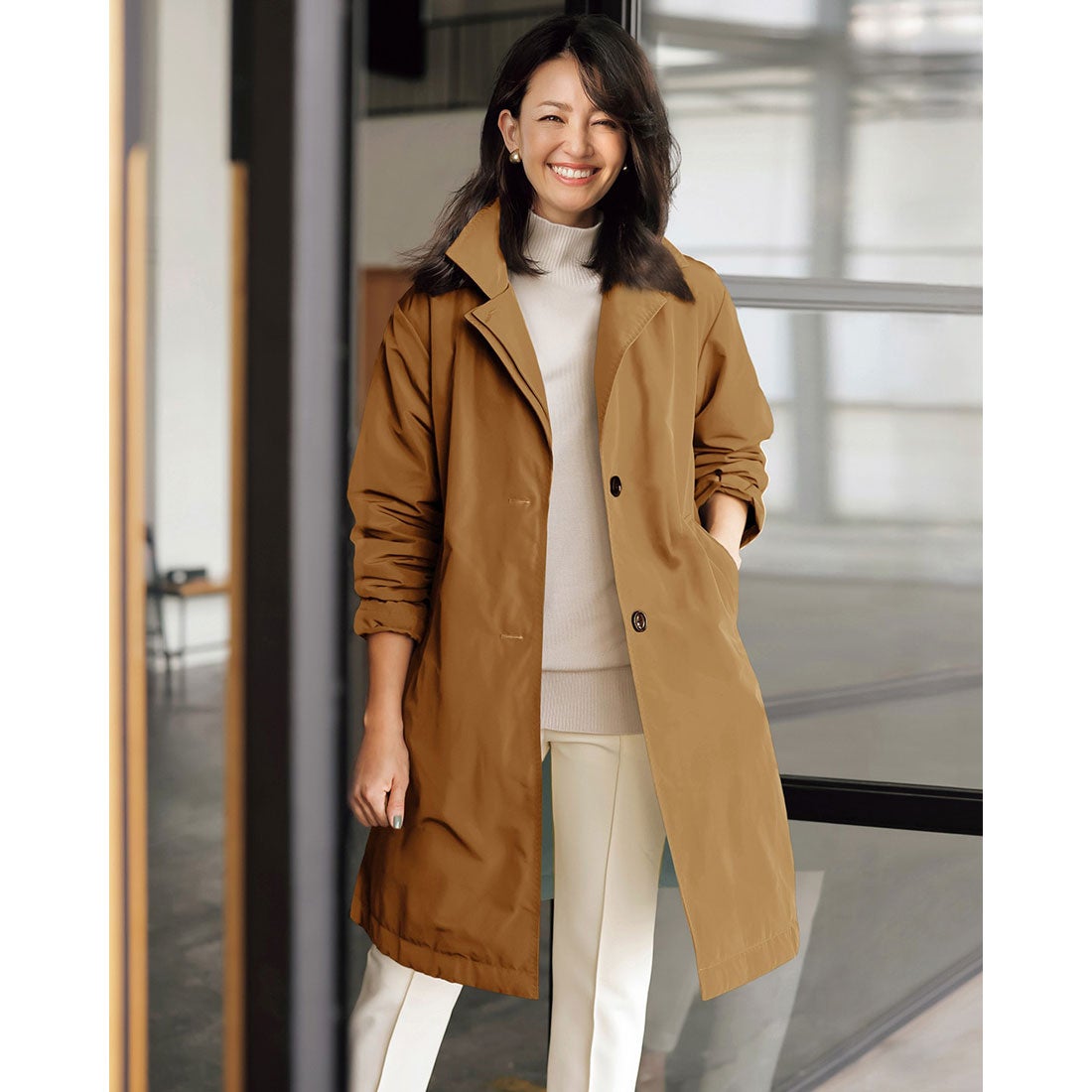 ドゥクラッセ DoCLASSE マジカルサーモ・ミドルコート （キャメル