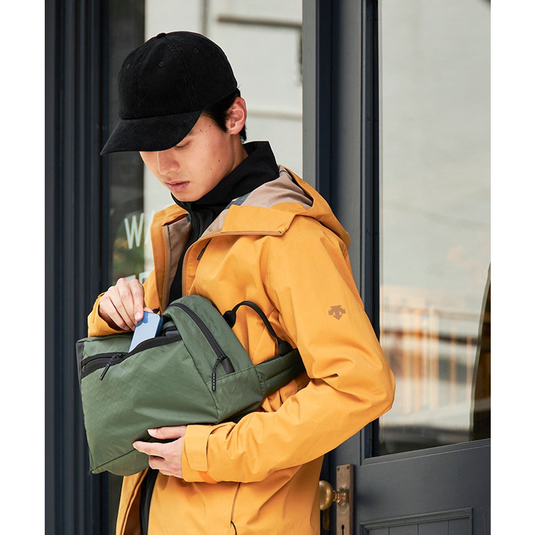 DESCENTE トレーニング 【直営店限定】スリングバッグ 容量:約10L