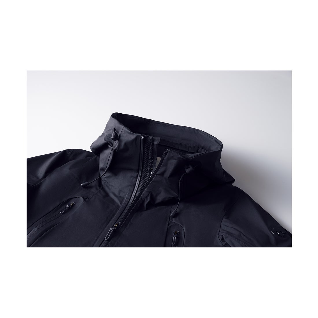 DESCENTE ALLTERRAIN】アクティブシェルジャケット”クレアス