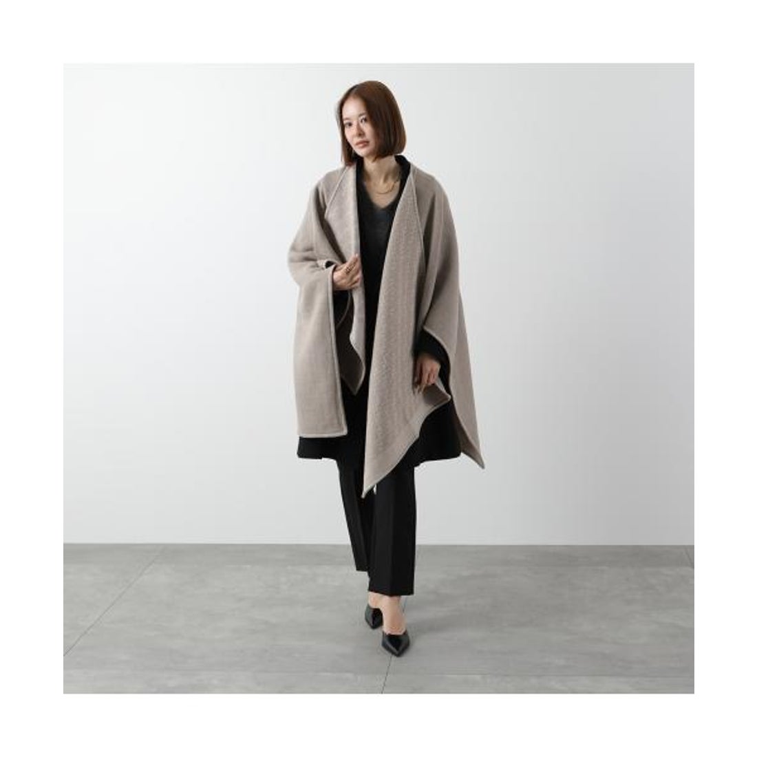 FENDI フード付きポンチョ グレー