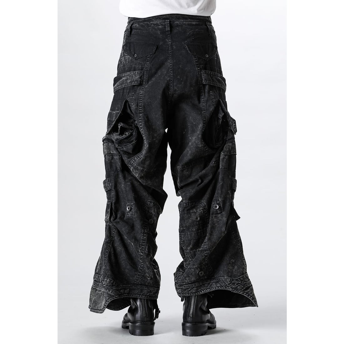 ユリウス JULIUS Cotton Nylon Twill Multi Pocket Wide Cargo Pants