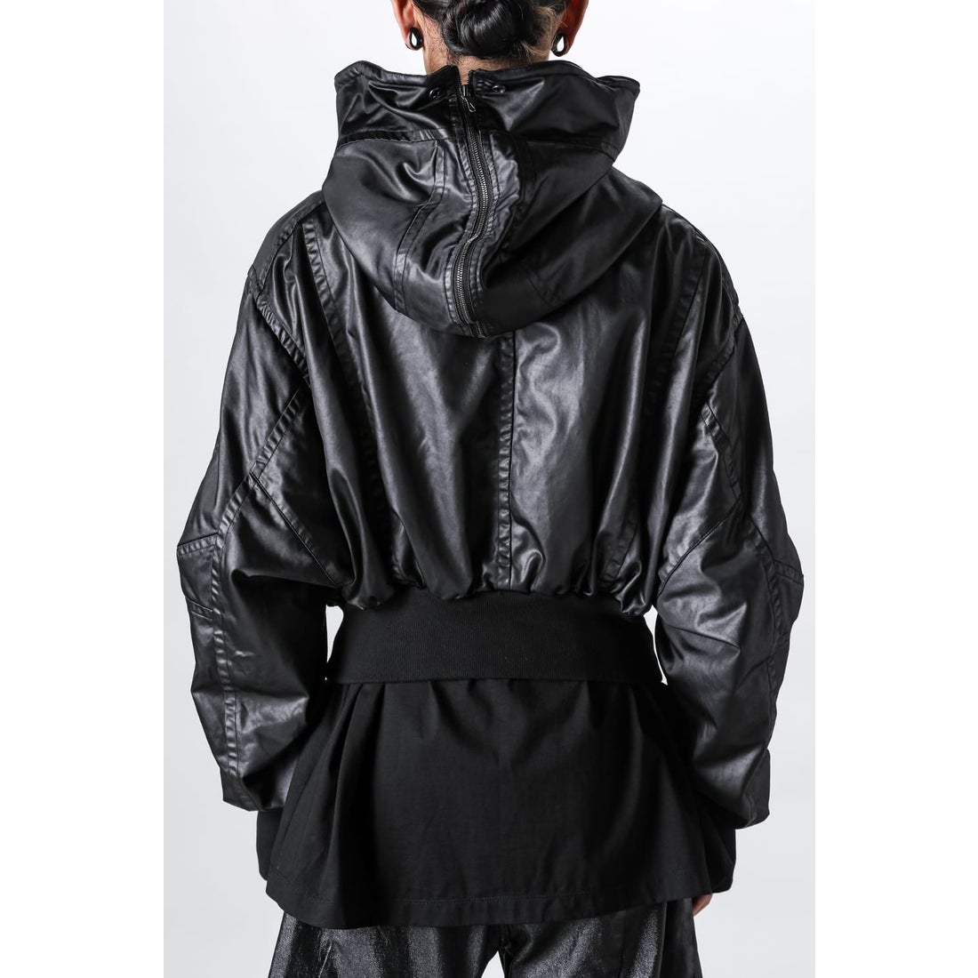 JULIUS Coated Satin Short Hooded Blouson（BLACK） - Osaka / Kyoto