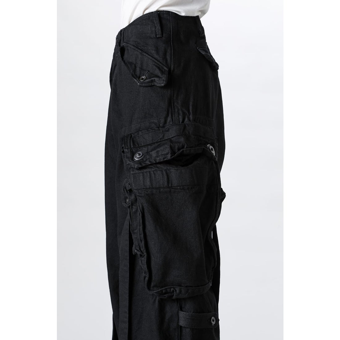 ユリウス JULIUS 12oz Denim Wide Gasmask Cargo Pants（BLACK