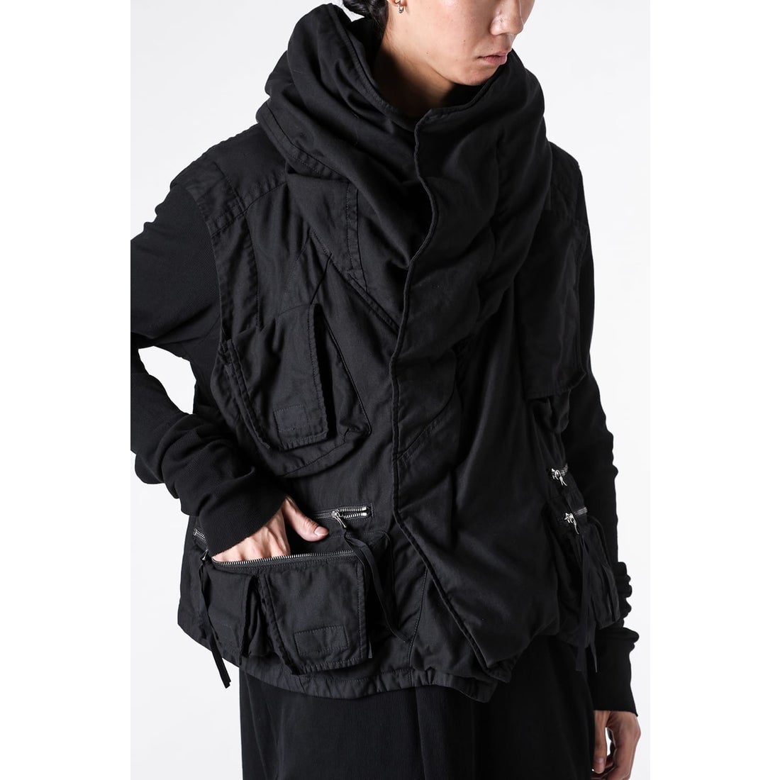 ユリウス JULIUS COTTON SATIN BACK VEST （BLACK） -FASCINATE