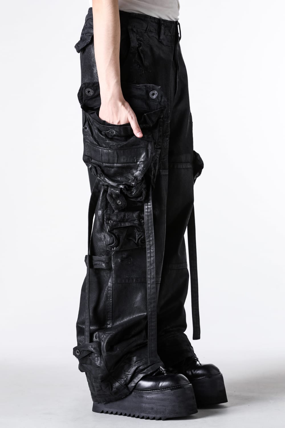 ユリウス JULIUS COATED 12oz DENIM PANTS （BLACK） -FASCINATE