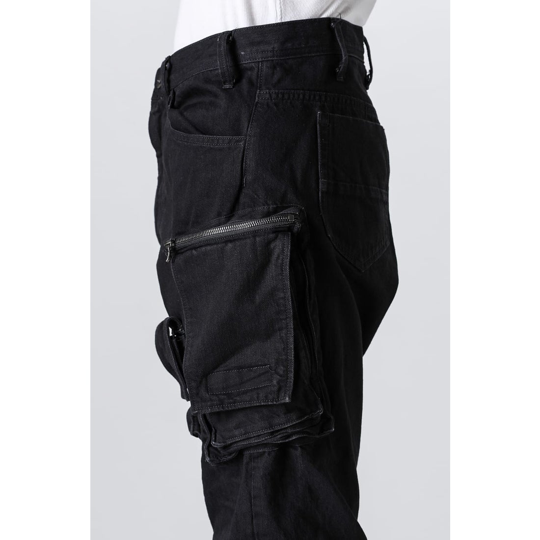 ユリウス JULIUS 10oz Denim Cargo Pants （Black） - ファッション