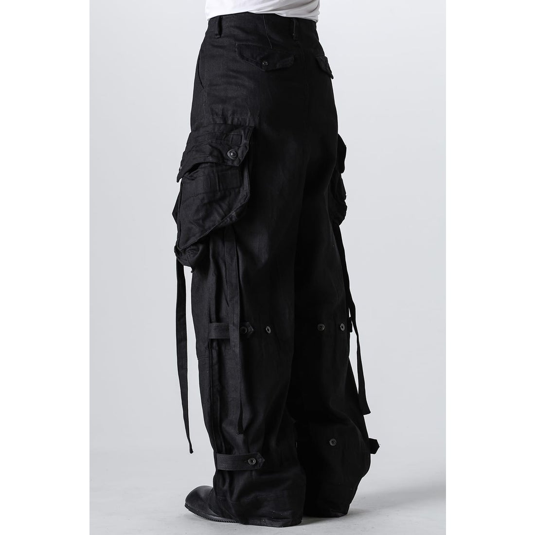 ユリウス JULIUS Gasmask Cargo Pants （Black） 通販 大阪心斎橋/京都