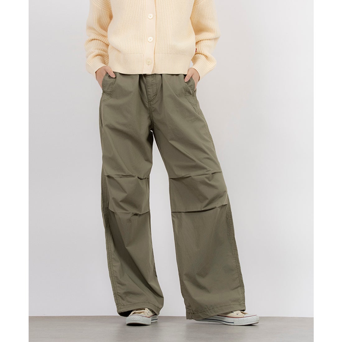 リーバイス LEVI'S パラシュートパンツ グリーン DEEP LICHEN
