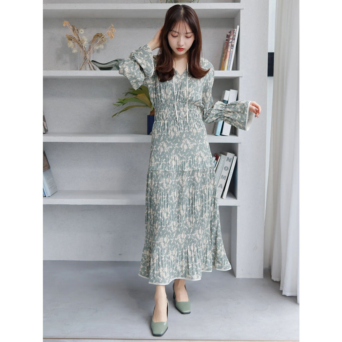 レディメイド LADYMADE キーネックバイカラープリーツワンピース