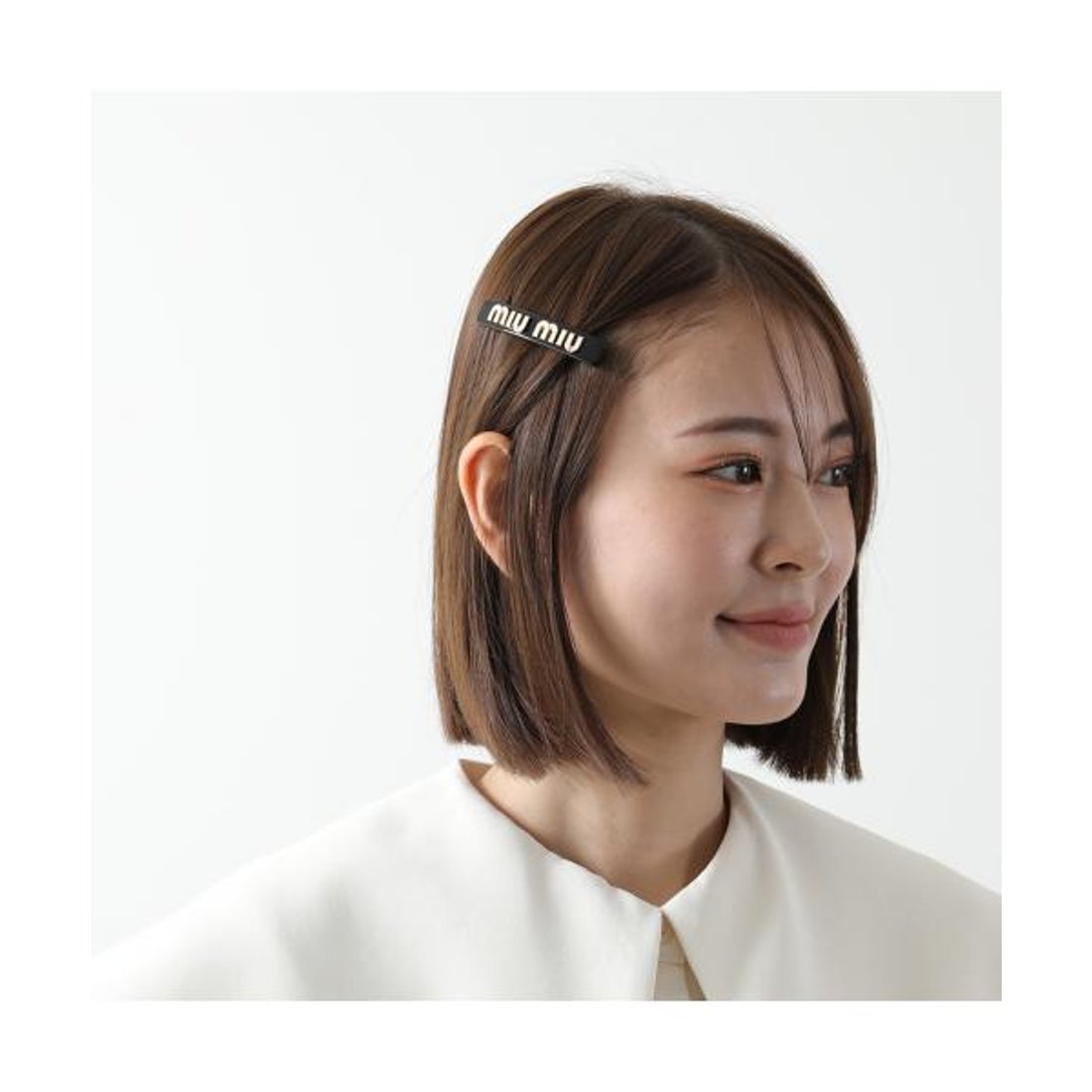 Miu Miu ブラック レザー ヘアピン Miu Miu ブラック レザー ヘアピン