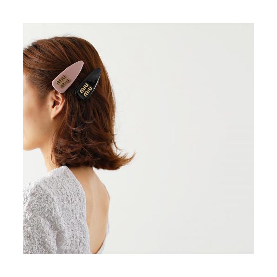 miumiu ヘアピン パテントレザー バレッタ ライトブルー ミュウミュウ