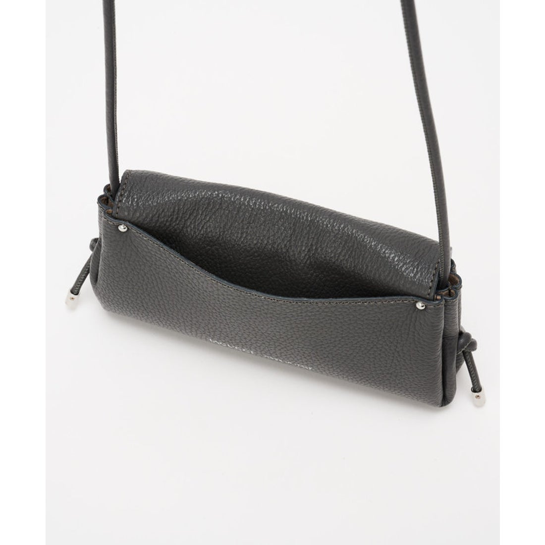 イアクッチ IACUCCI アバ ウォレットショルダー CERVO （charcoal