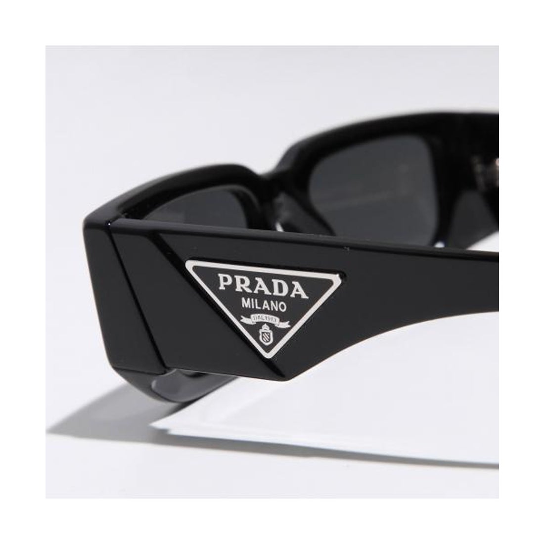 プラダ PRADA PRADA サングラス SPR 09Z スクエア型 トライアングル