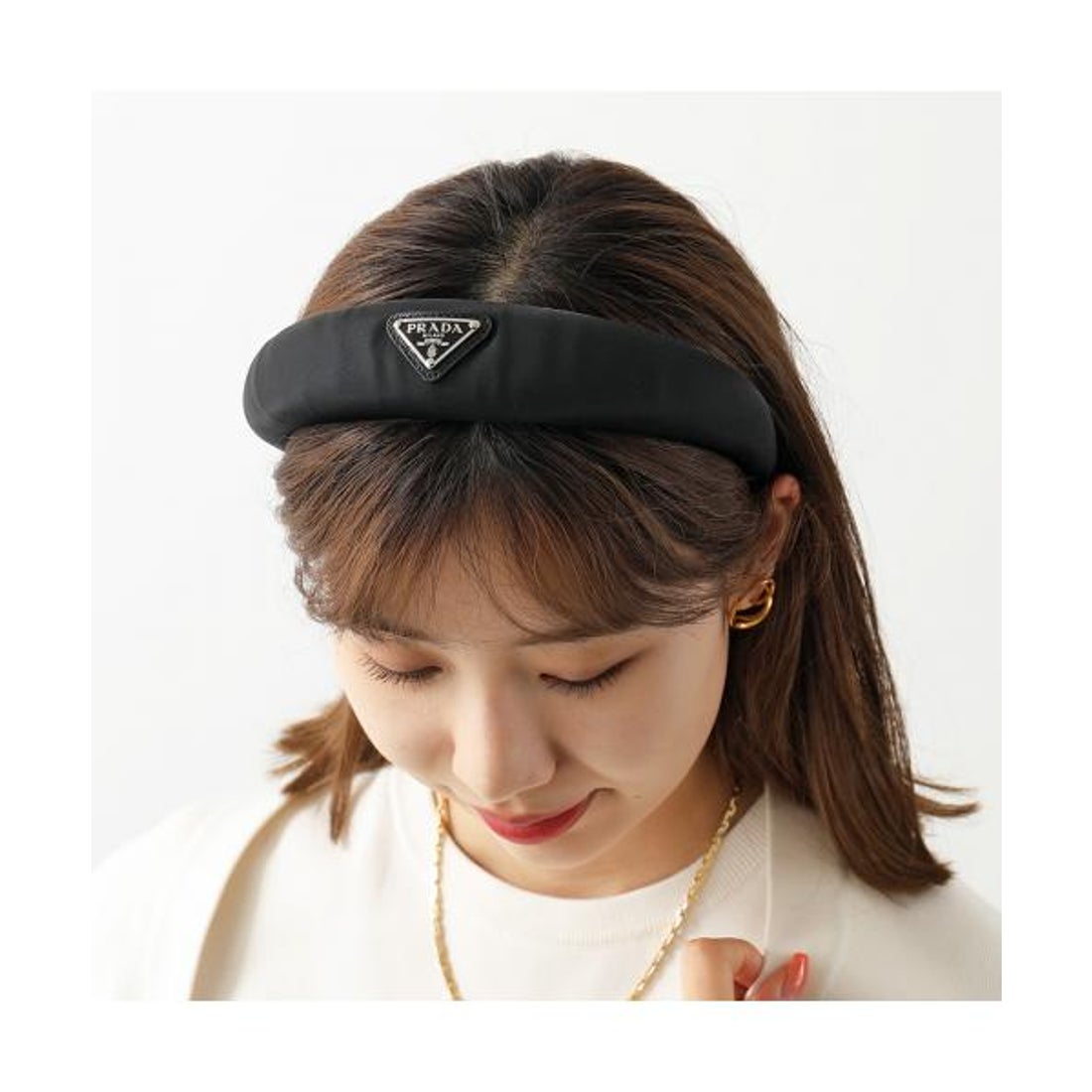 PRADA ゴールド ストーン付きヘアバンド カチューシャ