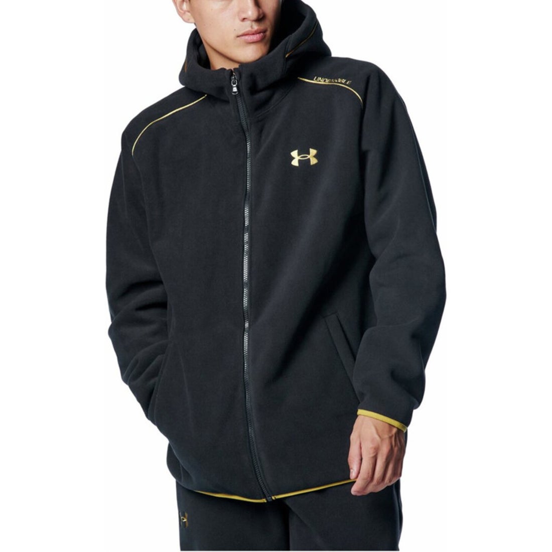 ATHLETA ブラック中綿ジャケット サムホール付き ATHLETA ブラック中綿