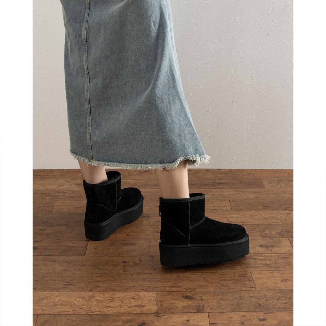 アグ UGG CLASSIC MINI PLATFORM 厚底ムートンブーツ （チェスナット