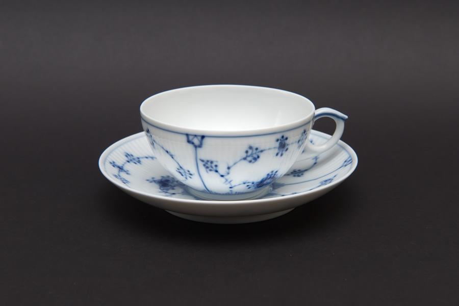 ロイヤル・コペンハーゲン ブルーフルーテッドプレイン ティーカップ