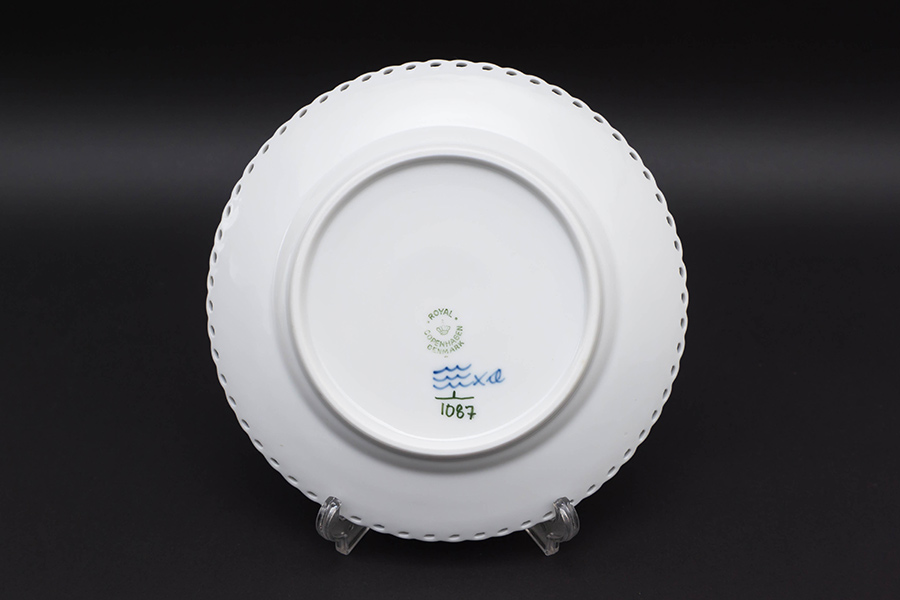 ロイヤル・コペンハーゲン ブルーフルーテッドフルレース 17cmプレート