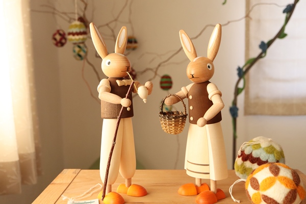 WBうさぎ女子 – ドイツ・ザイフェンの木のおもちゃ seiffen