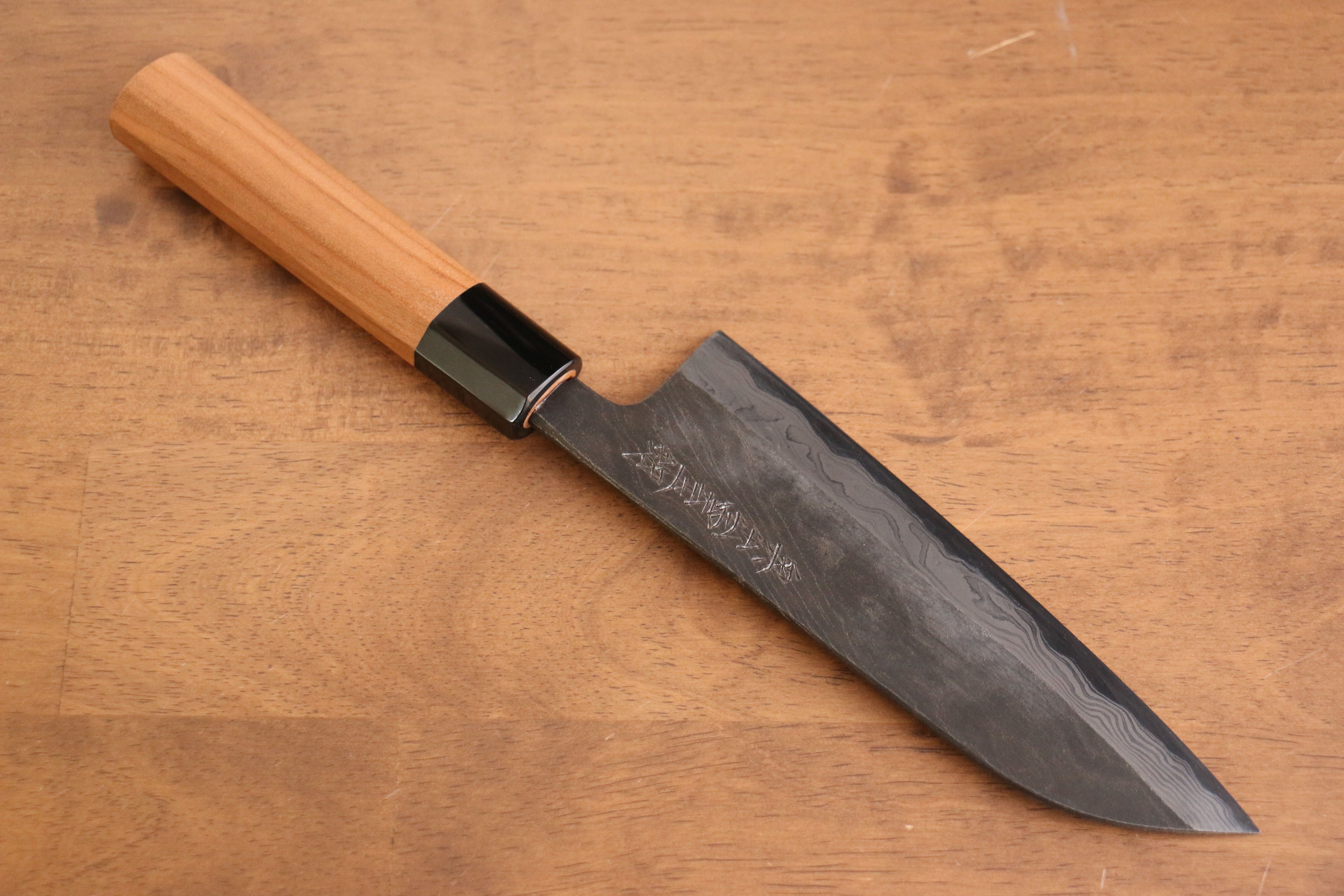 日野浦 司 玉鋼 黒打 三徳包丁 165mm 山桜柄 – 清助刃物 Japan