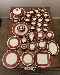 Wedgwood Bone China Ulander Ruby 84 pcs 8 Settings Made In England