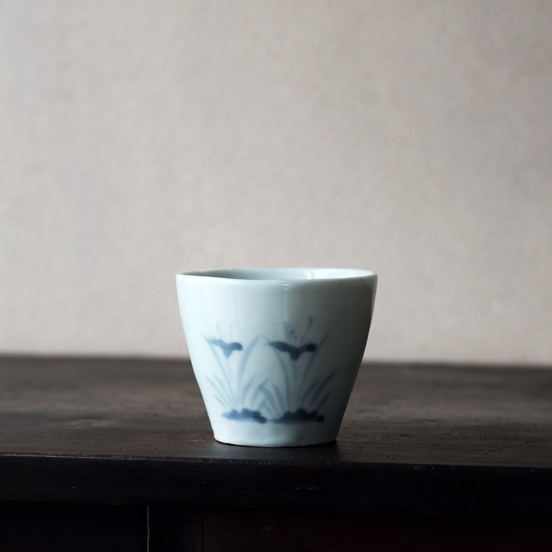 古伊万里美濃太白菊半筒猪口御深井江戸時代A 古伊万里美濃太白菊半筒