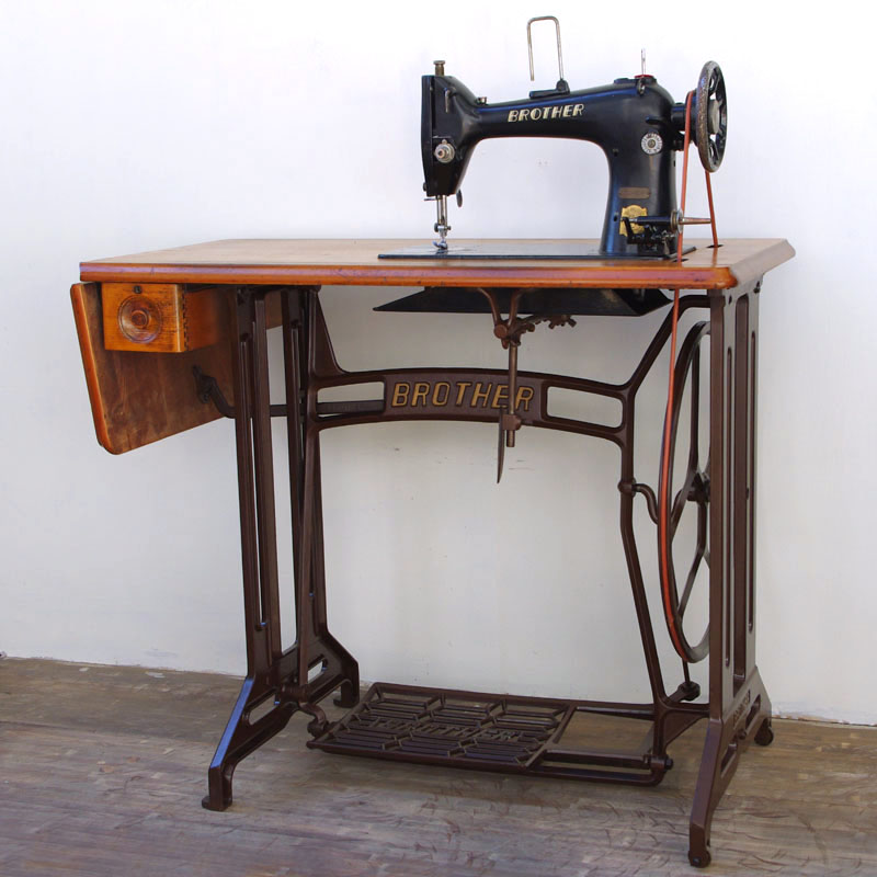 No.174 Brother TA1-B18 ブラザー製 職業用足踏みミシン：アンティーク