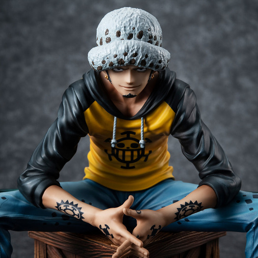 ワンピース」“死の外科医”ローが初登場時の姿でフィギュア化― 不敵な